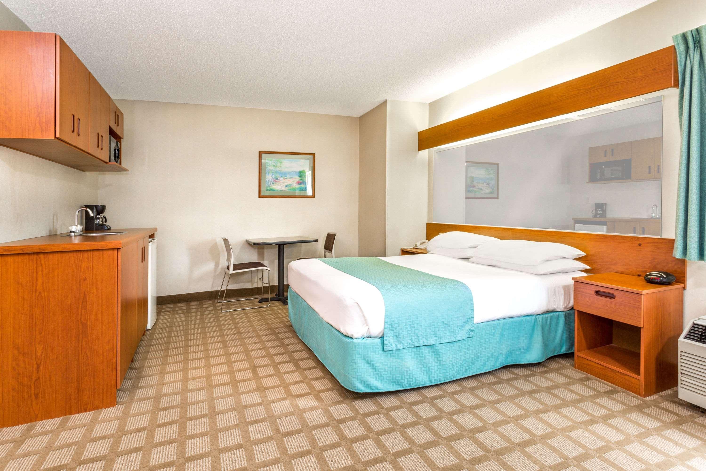 Microtel Inn & Suites By Wyndham Драй Ридж Екстериор снимка