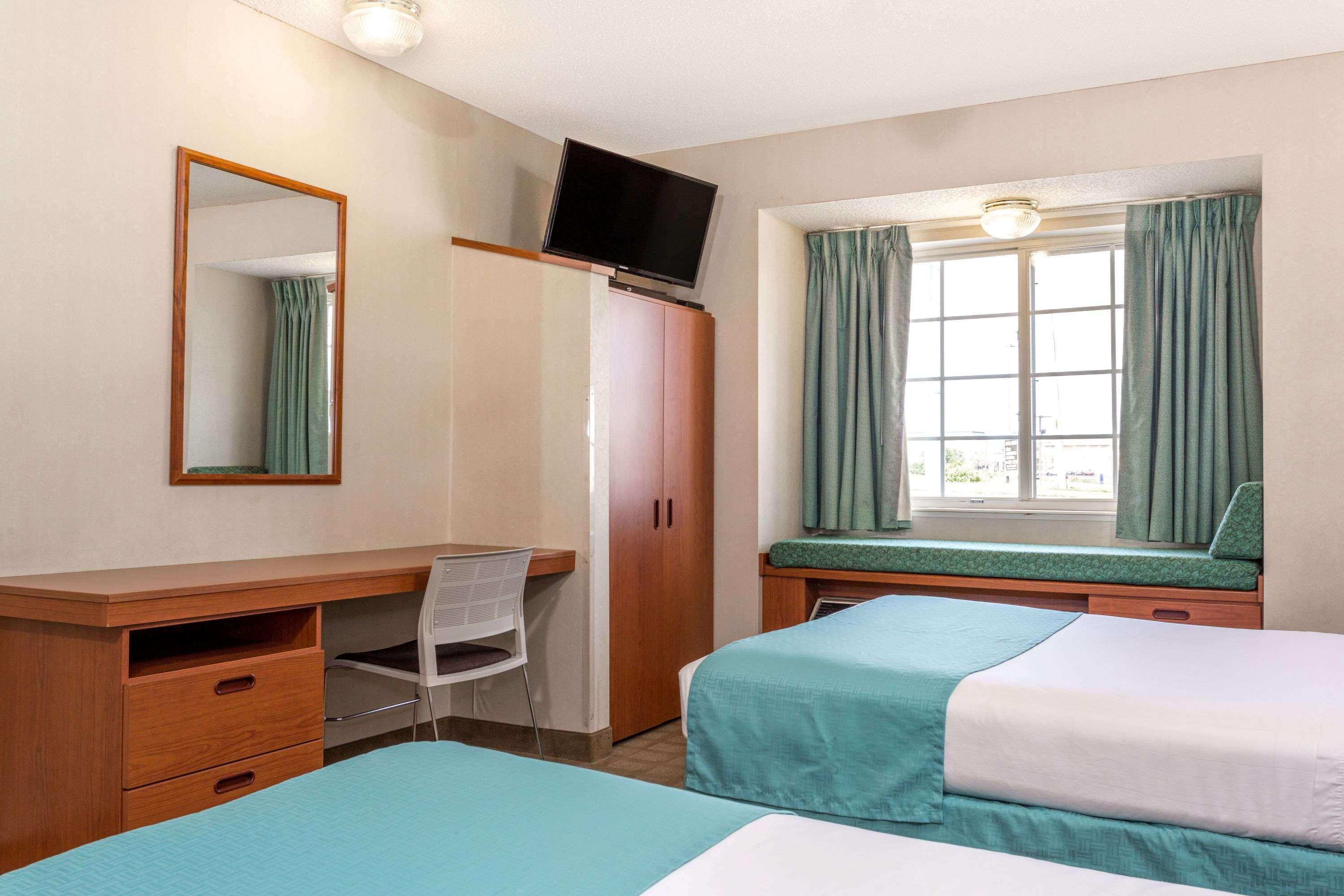 Microtel Inn & Suites By Wyndham Драй Ридж Екстериор снимка